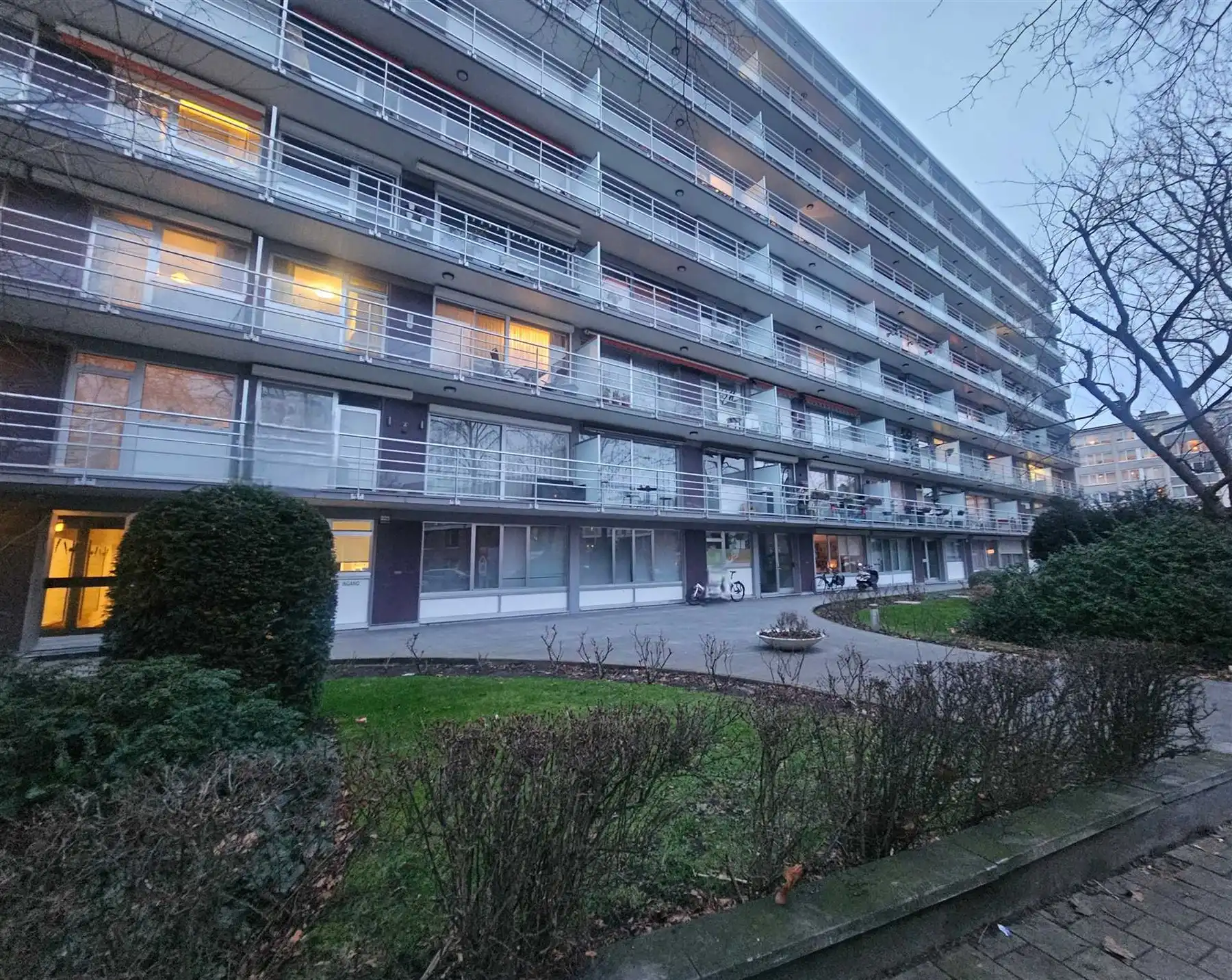 Groenenhoek: Ruim 2 slpk app met 2 terrassen en autostaanplaats foto {{pictureIndex}}