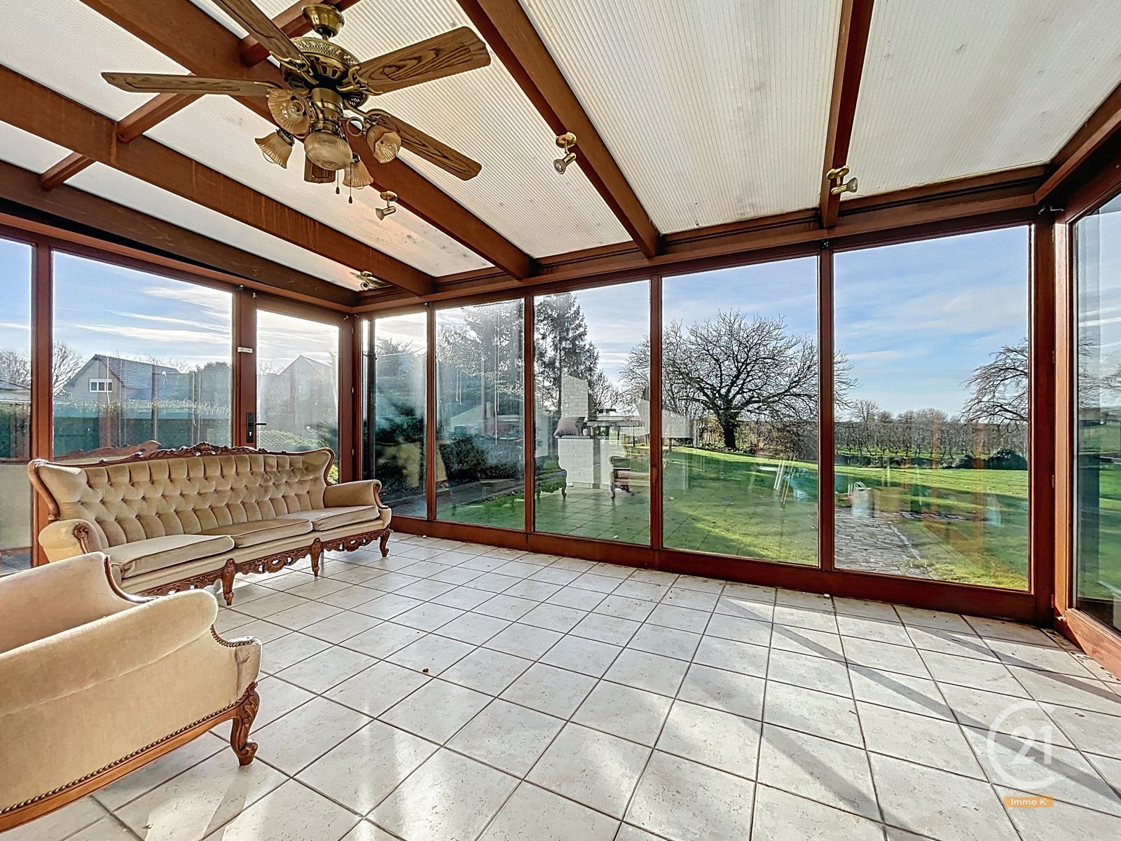 Ruime gelijkvloerse woning met 4 slpks, garage en tuin foto 9