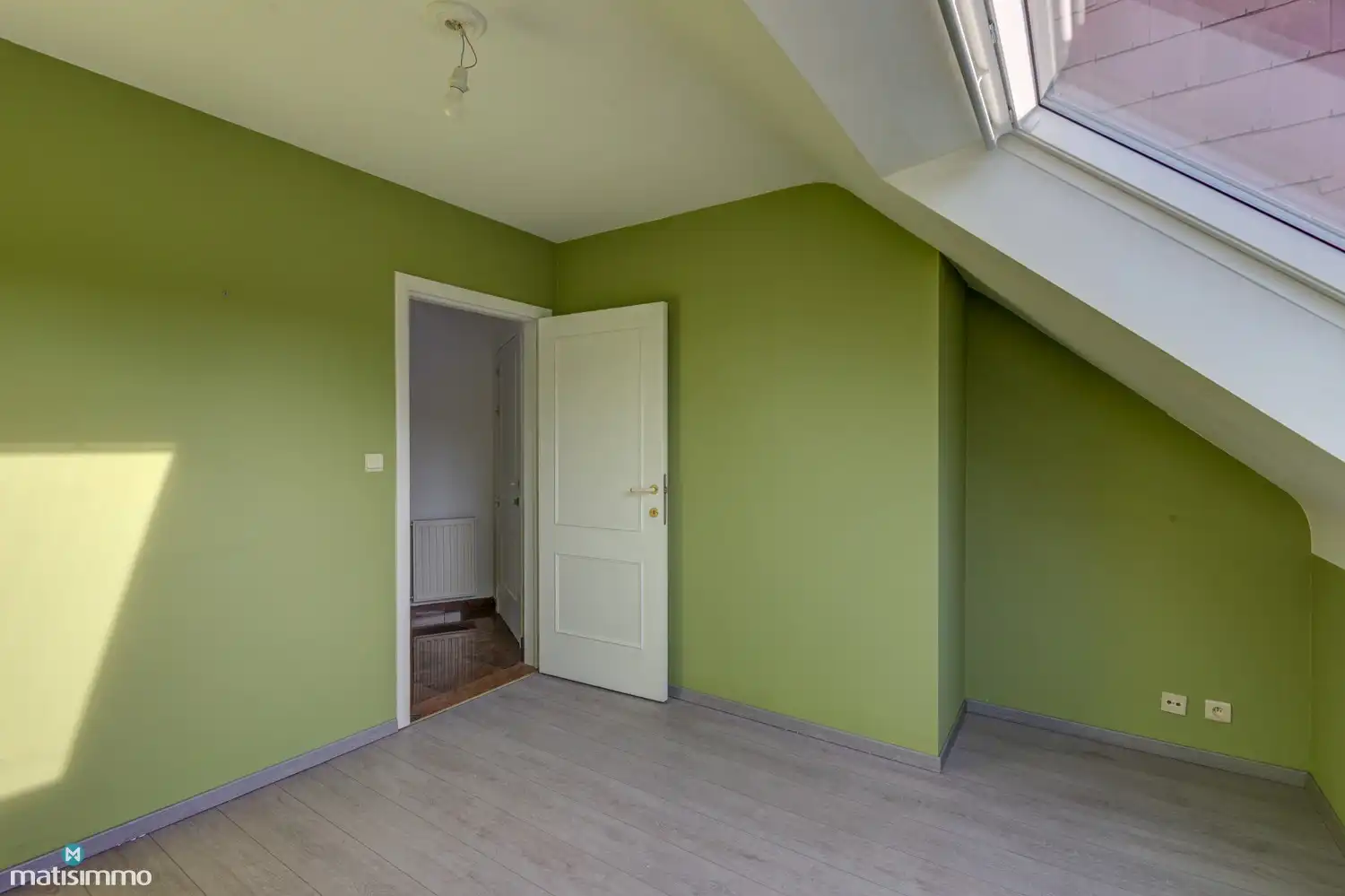 INSTAPKLAAR APPARTEMENT MET GARAGE AAN DE STADSRAND VAN TONGEREN foto 11