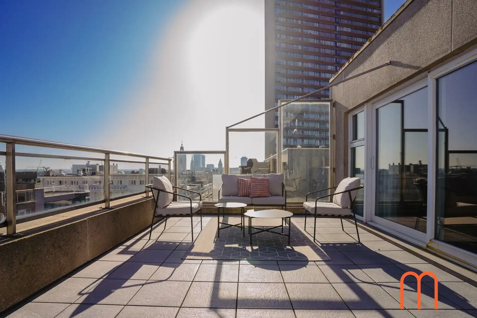 Luxe penthouse te koop in Oostende met zijdelings zeezicht en ruim terras foto 5