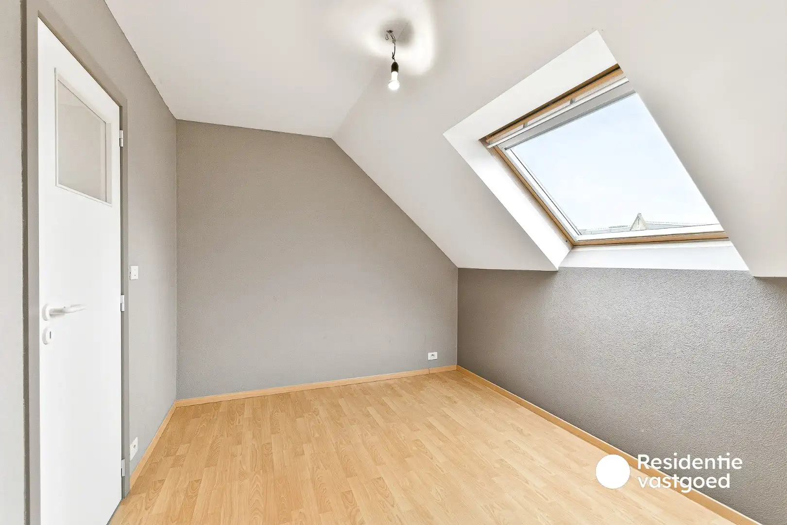 Duplex-appartement in rustige residentie met twee slaapkamers en terras foto 15