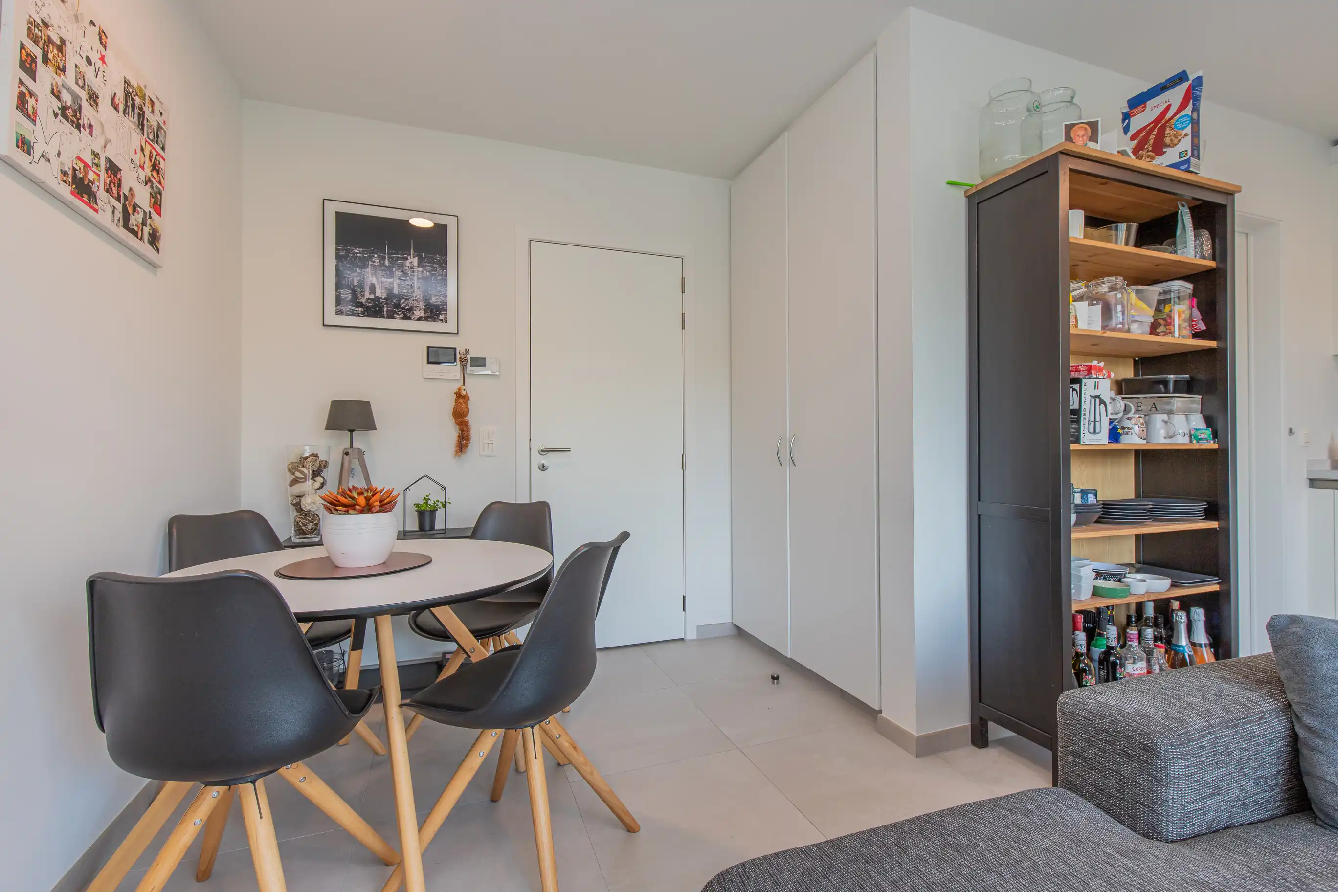 Nieuwbouw appartement met 1 slaapkamer en een garage foto 8