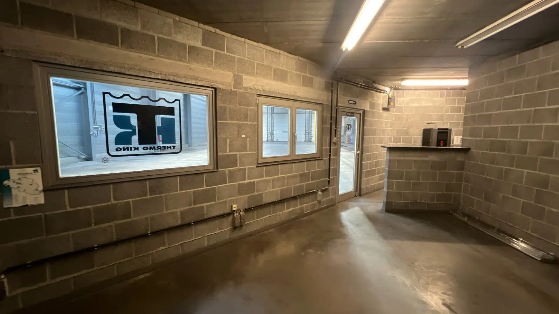 Magazijn te huur vlakbij R4 in Evergem foto 10