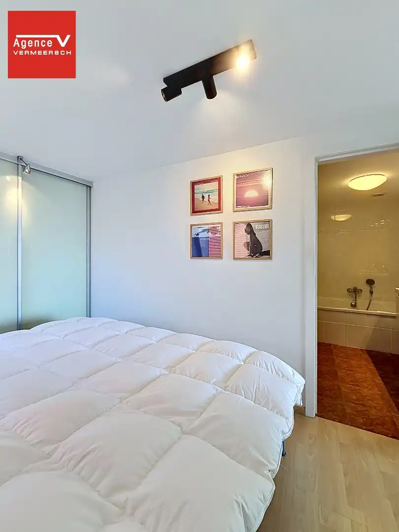 Stijlvol appartement met panoramisch verzicht op het hinterland.  foto 12