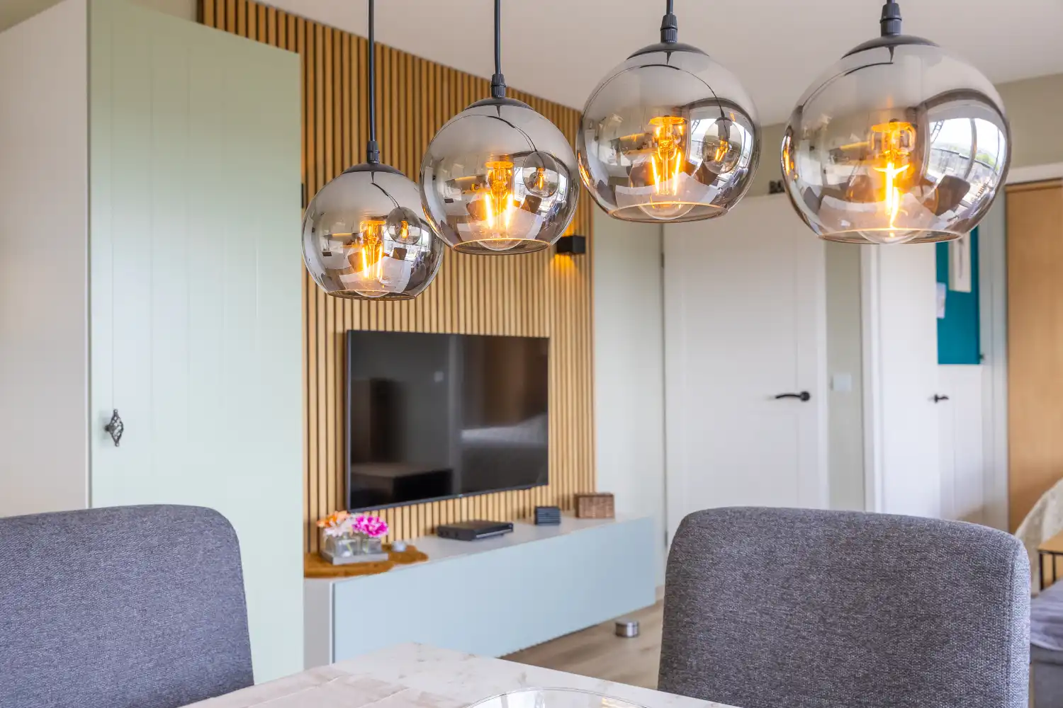 Prachtig gerenoveerd 1-slaapkamerappartement met zongericht terras en prachtig open uitzicht foto 6