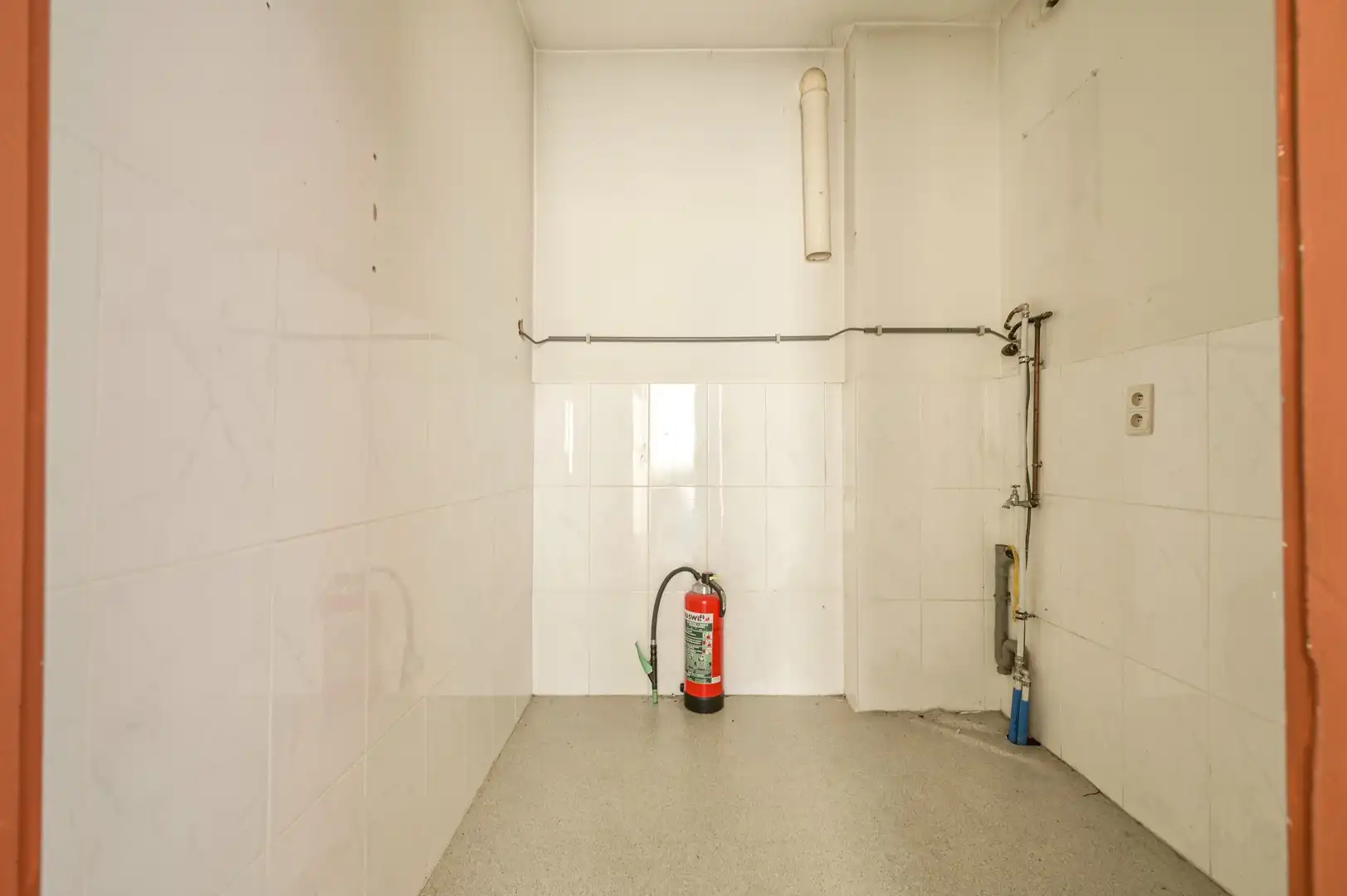 Handelspand met ruim appartement te huur in het hart van Bornem foto 17