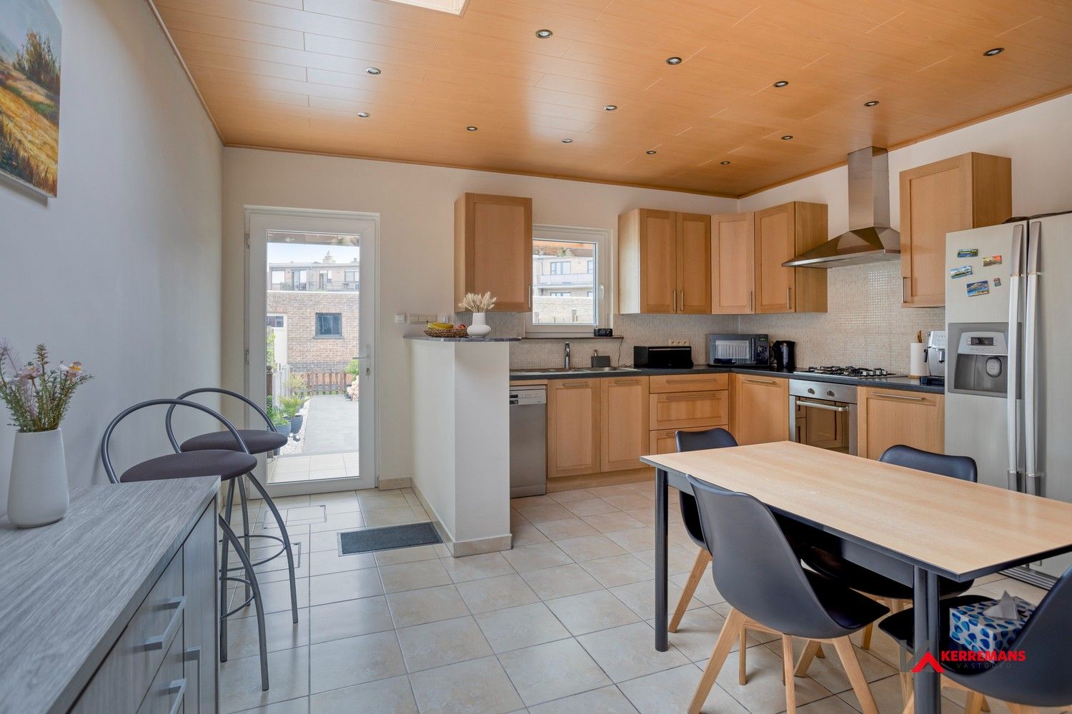 Instapklare woning met 4 slaapkamers, tuin en garage. foto 8