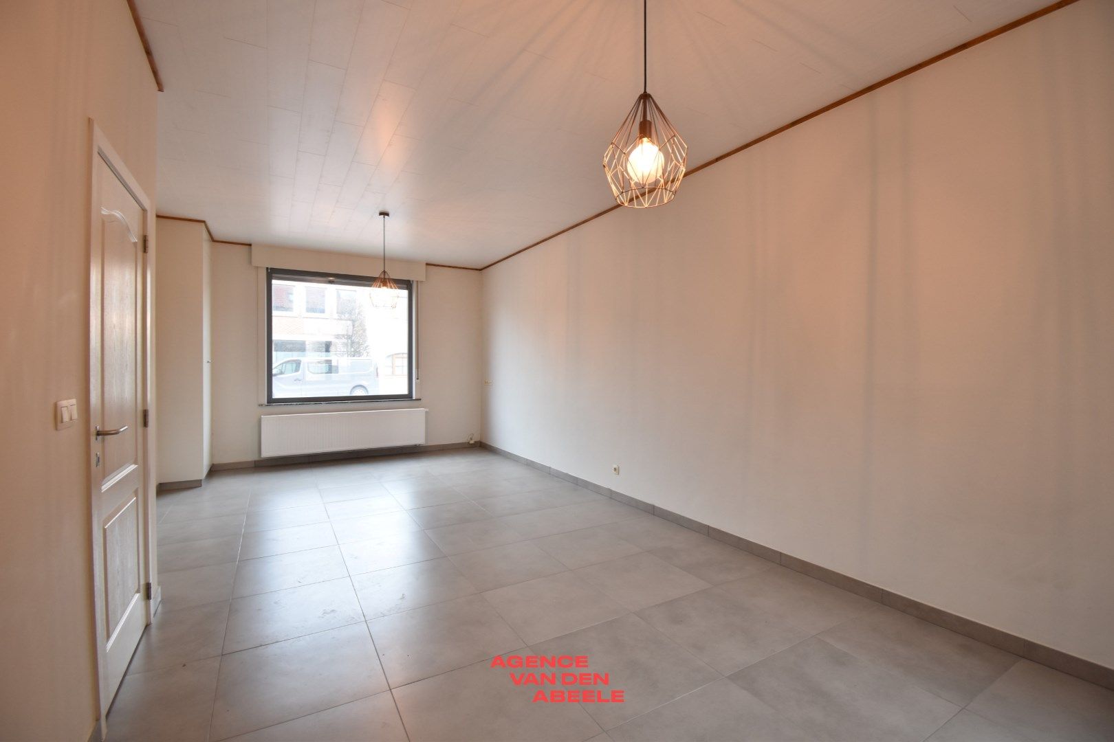 Volledig vernieuwde en zeer ruime woning te Sint-Kruis foto 2