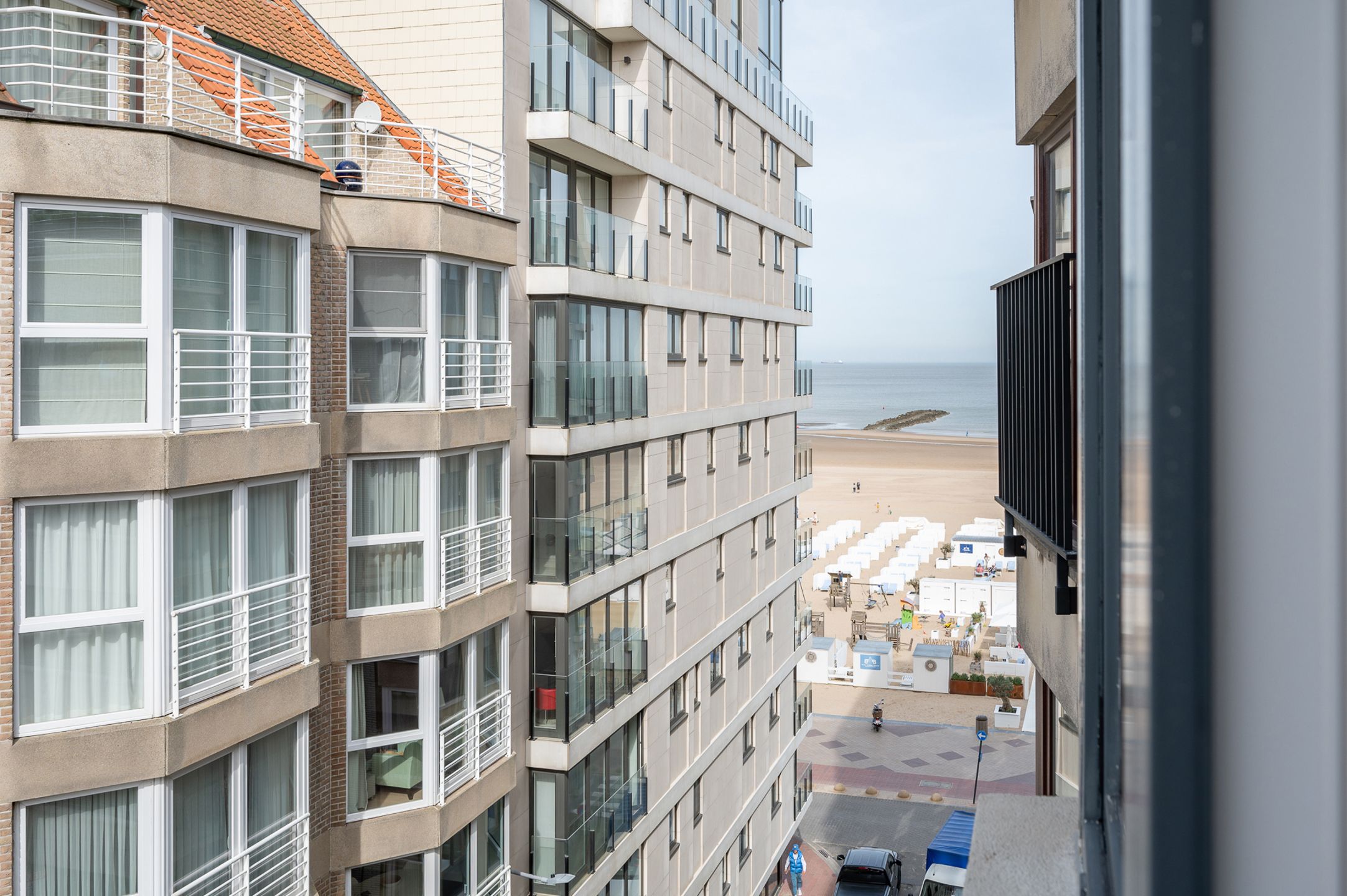 Prachtig gerenoveerd 2SLK-appartement met zijdelings zeezicht foto 1