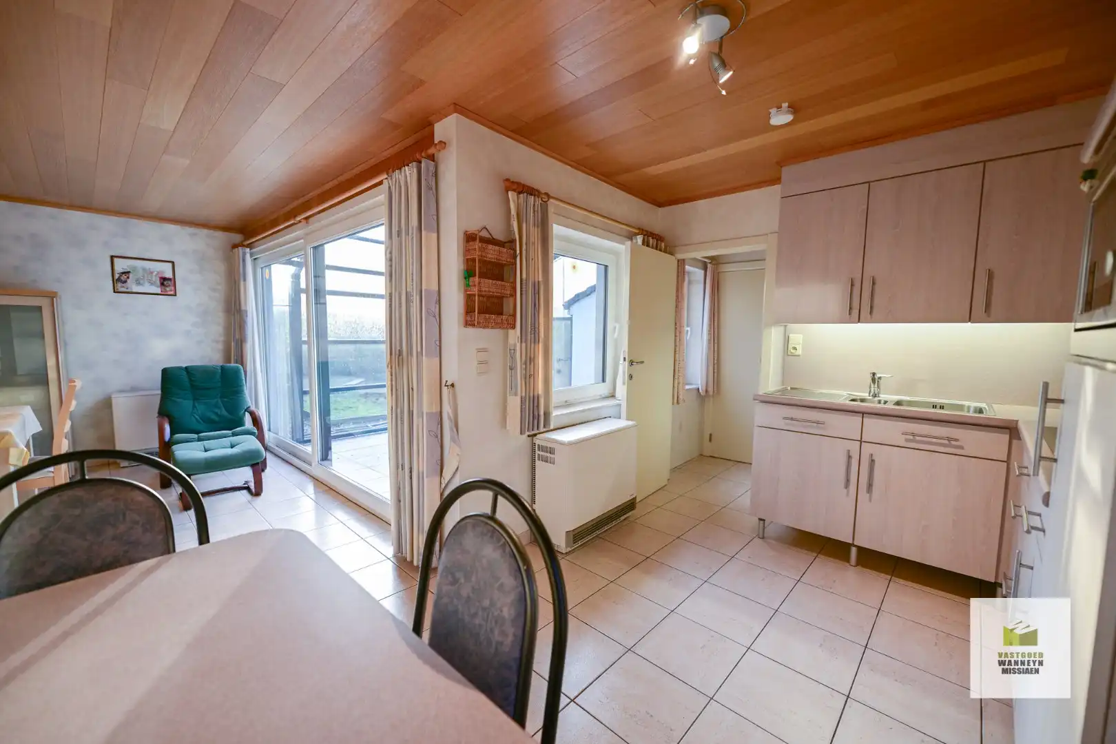 Knusse woning met 1 slaapkamer, gezellige tuin, garage en parking foto 8