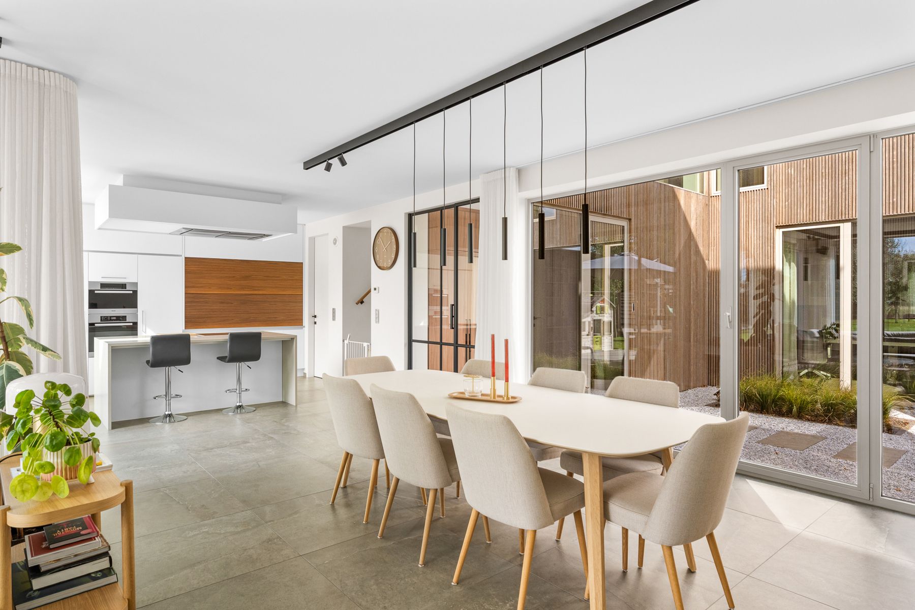 Strakke moderne 4 slpk. villa op ruim ZW perceel! foto 6