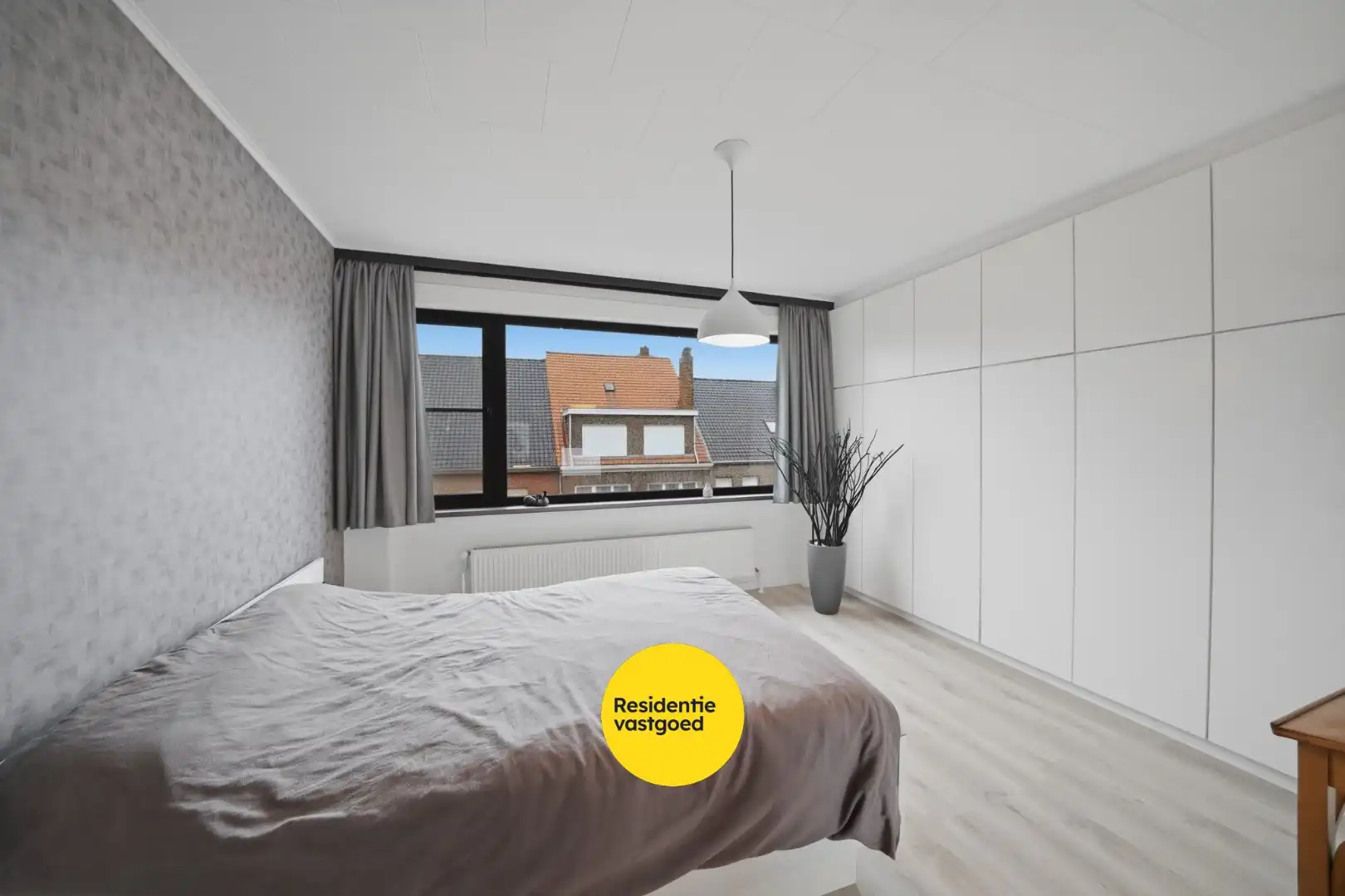 Ruime bel-étage woning met tuin en garage op rustige ligging te Bredene foto 14