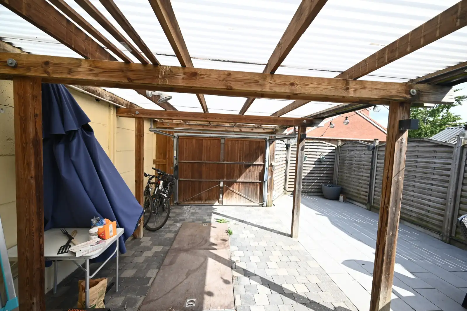 Ruime woning met 3 slaapkamers en carport foto 18