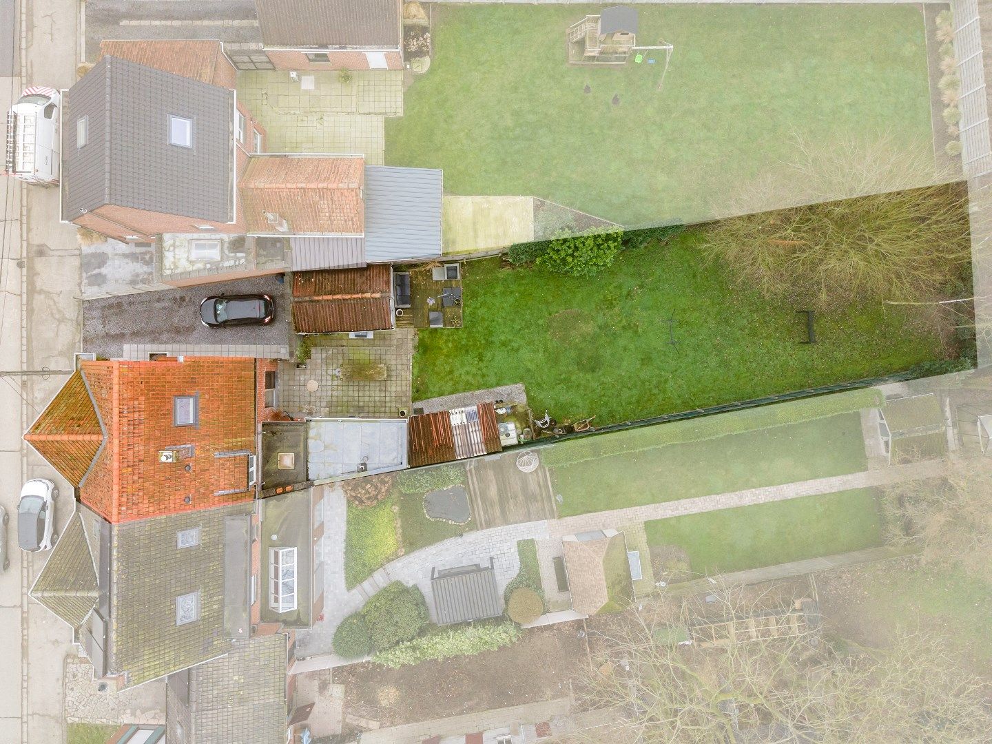 GOED ONDERHOUDEN HOB MET 3SLPKS, 2 BADKAMERS EN PRACHTIGE UITGESTREKTE TUIN foto 3