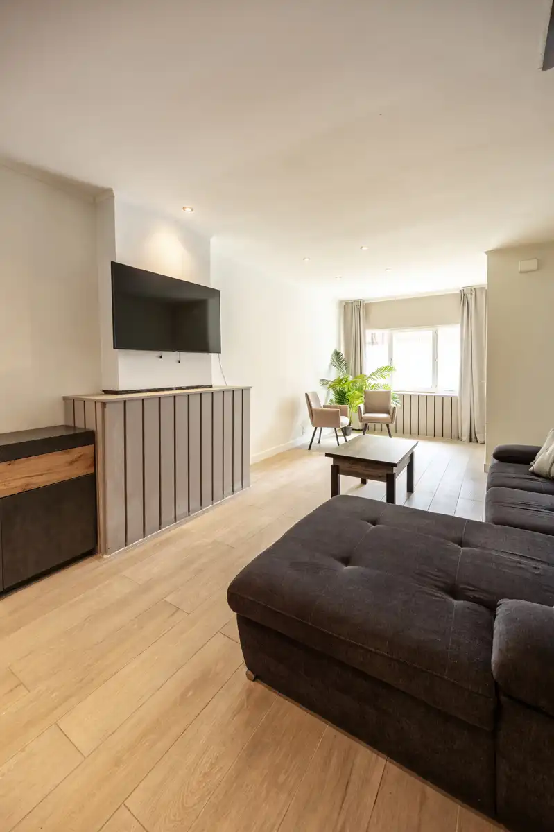 Lichtrijke, gerenoveerde woning in Boom foto 9
