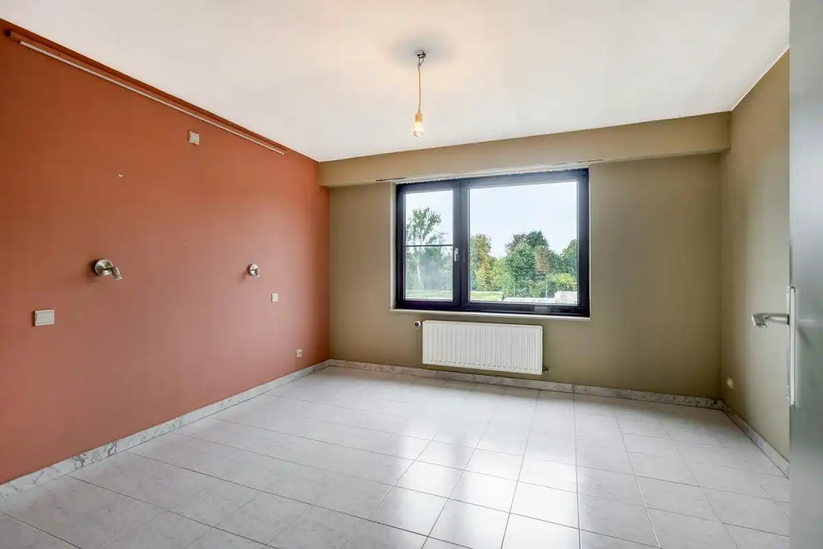 Instapklaar 2-kamerappartement in hartje Poperinge foto 16