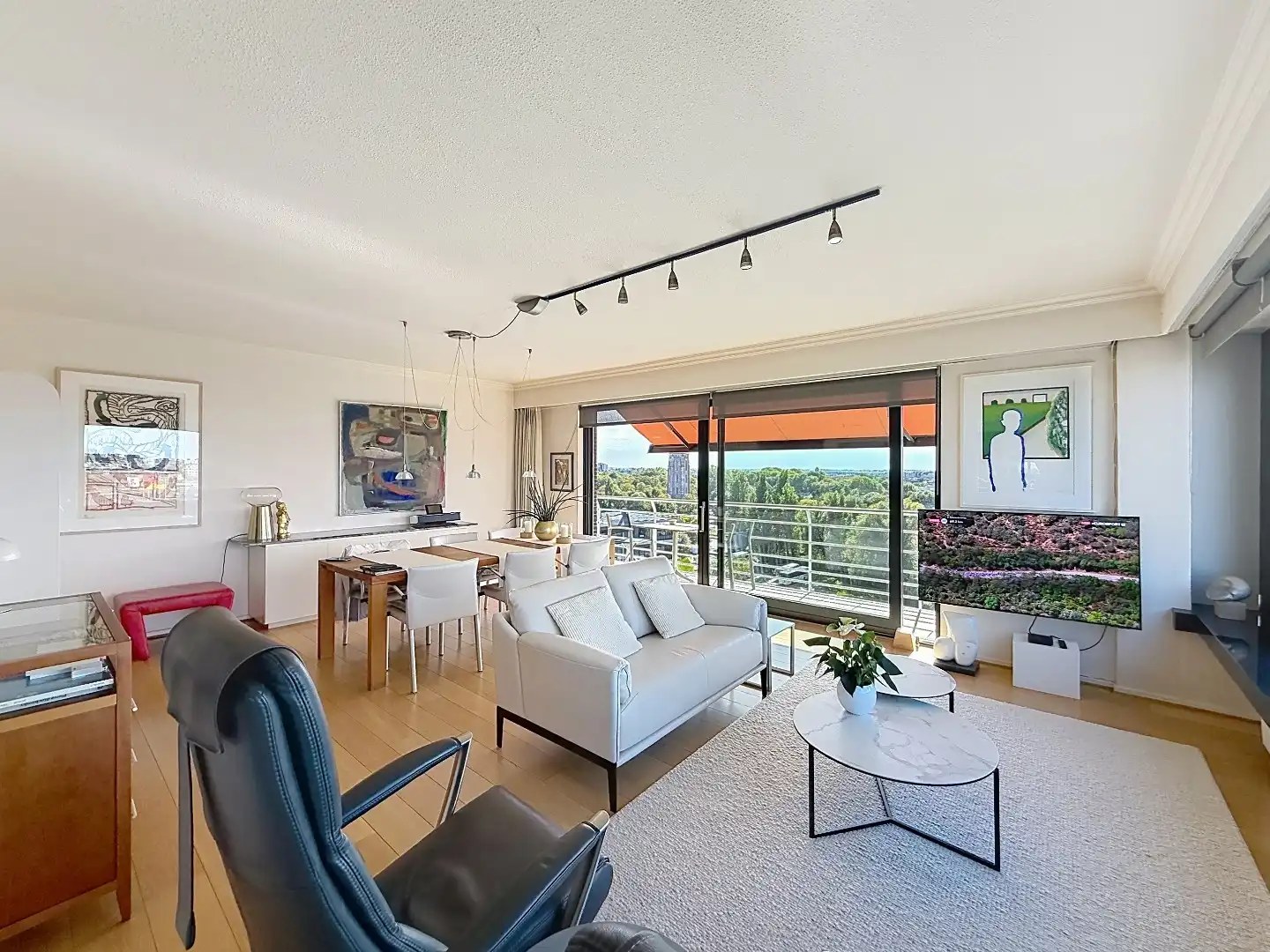 Uitzonderlijk goed gelegen instapklaar appartement met prachtig zicht op jachthaven  foto 3