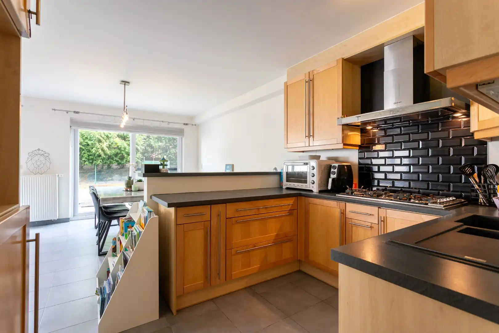 Instapklaar gelijkvloersappartement met 3 slaapkamers en tuin foto 7