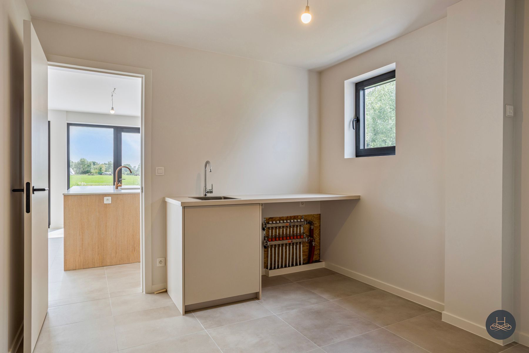Hoogwaardig afgewerkte nieuwbouw villa met open zicht foto 15