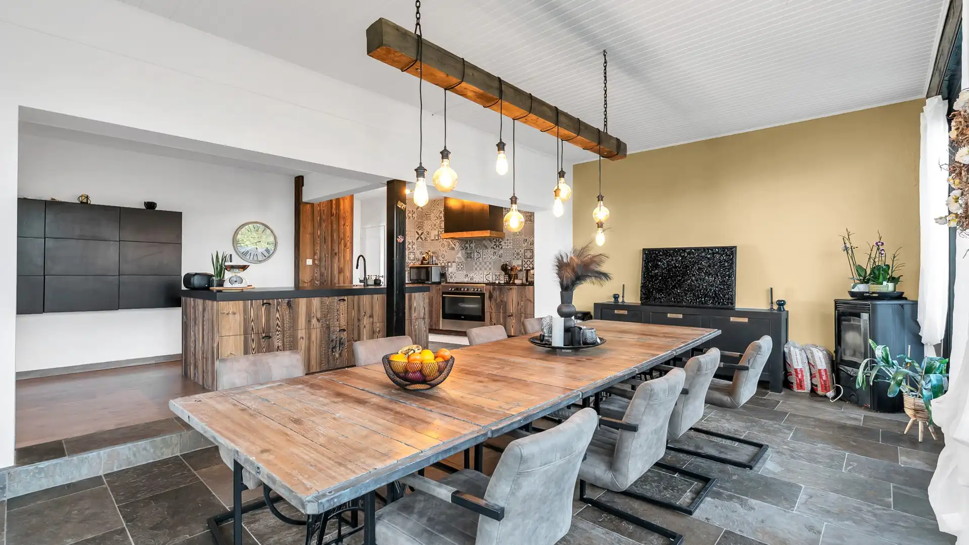 SFEERVOLLE KARAKTERWONING TE MAASMECHELEN MET 4 SLAAPKAMERS foto 20