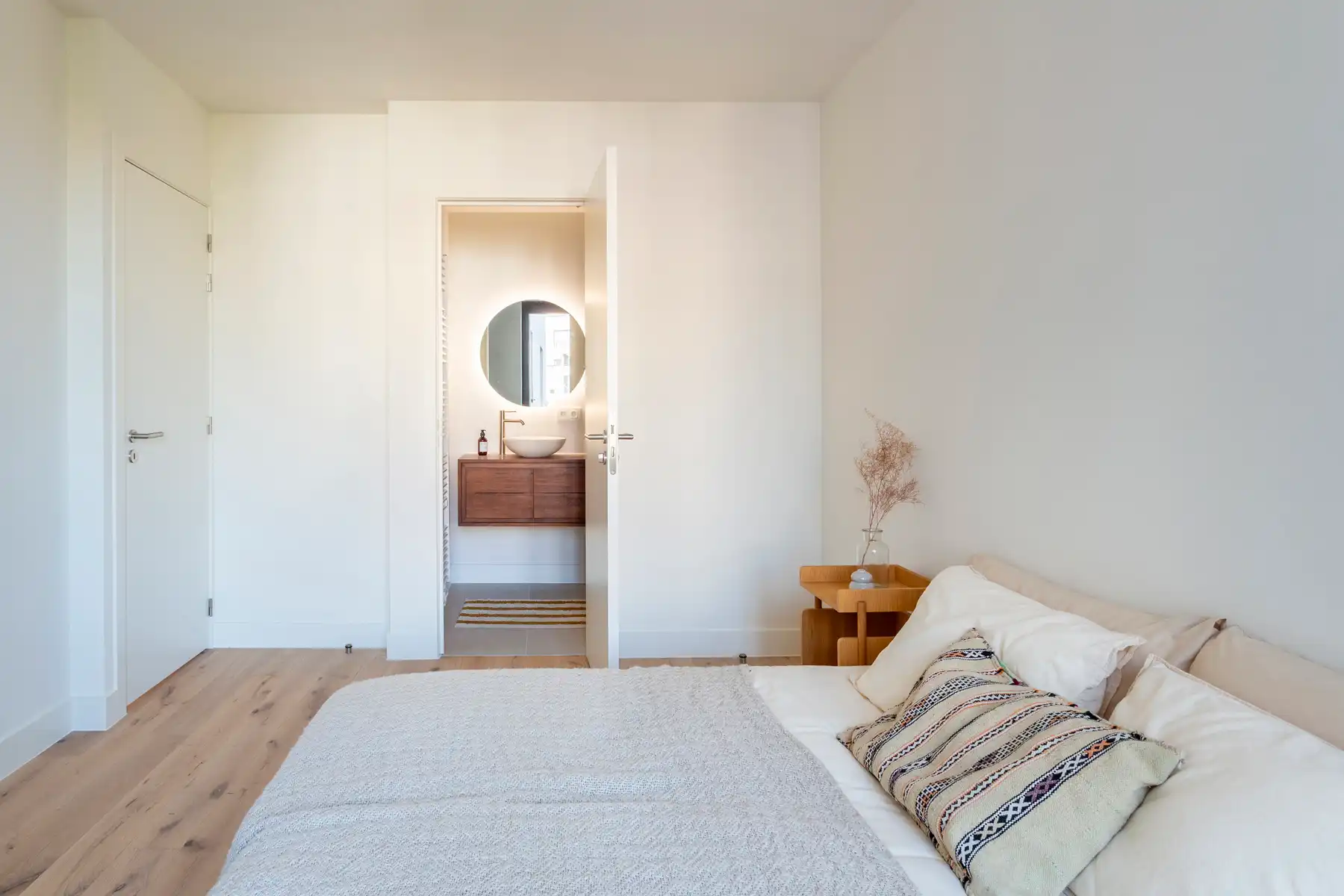 Penthouse met zonneterras en 2 ruime slaapkamers foto 12