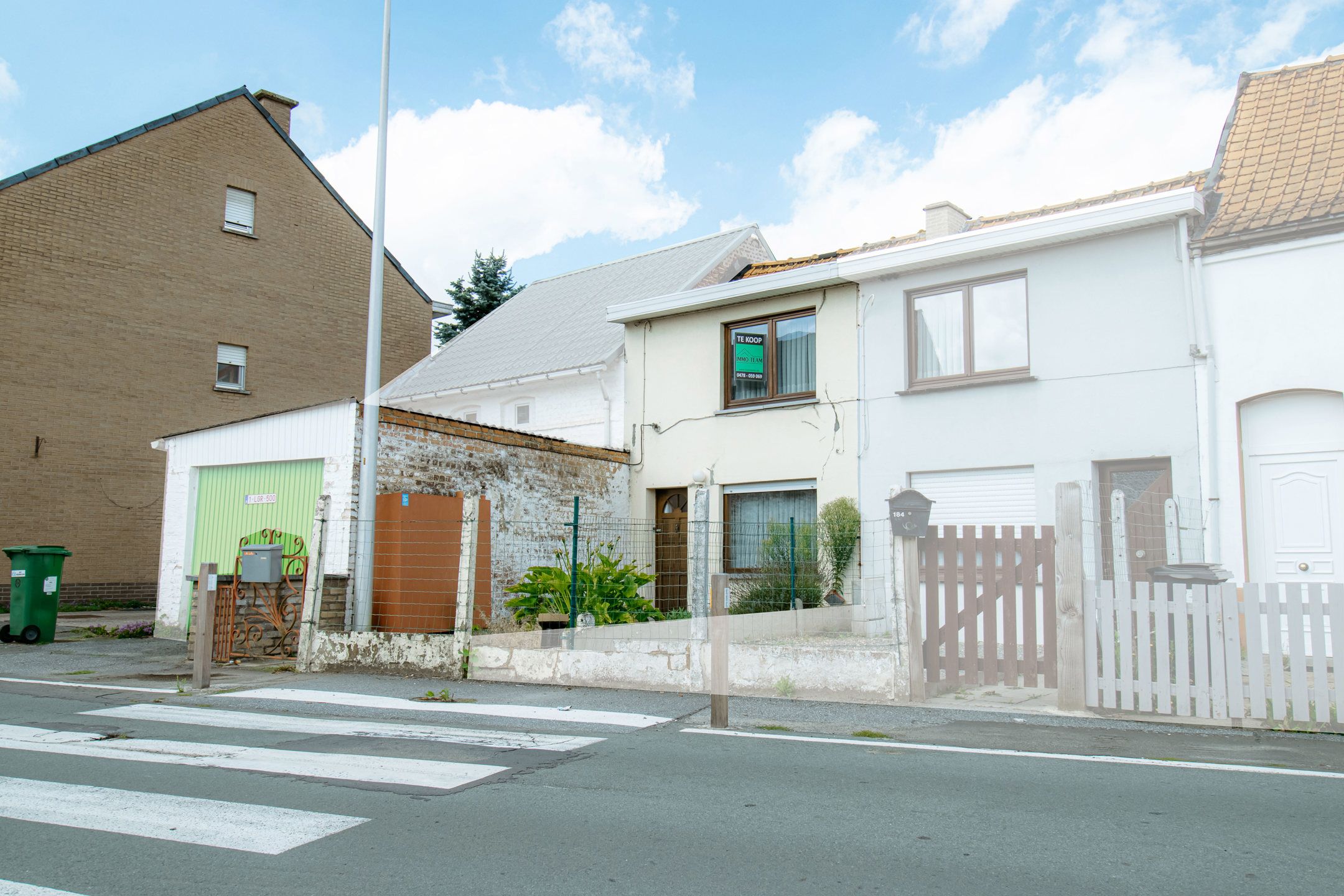 Te renoveren 2-gevelwoning nabij centrum foto 1