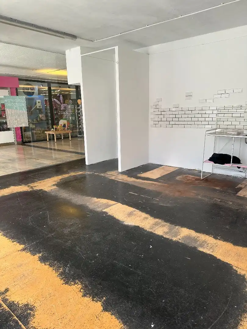 Commercieel uitstekend gelegen handelspand, 39m² foto 9