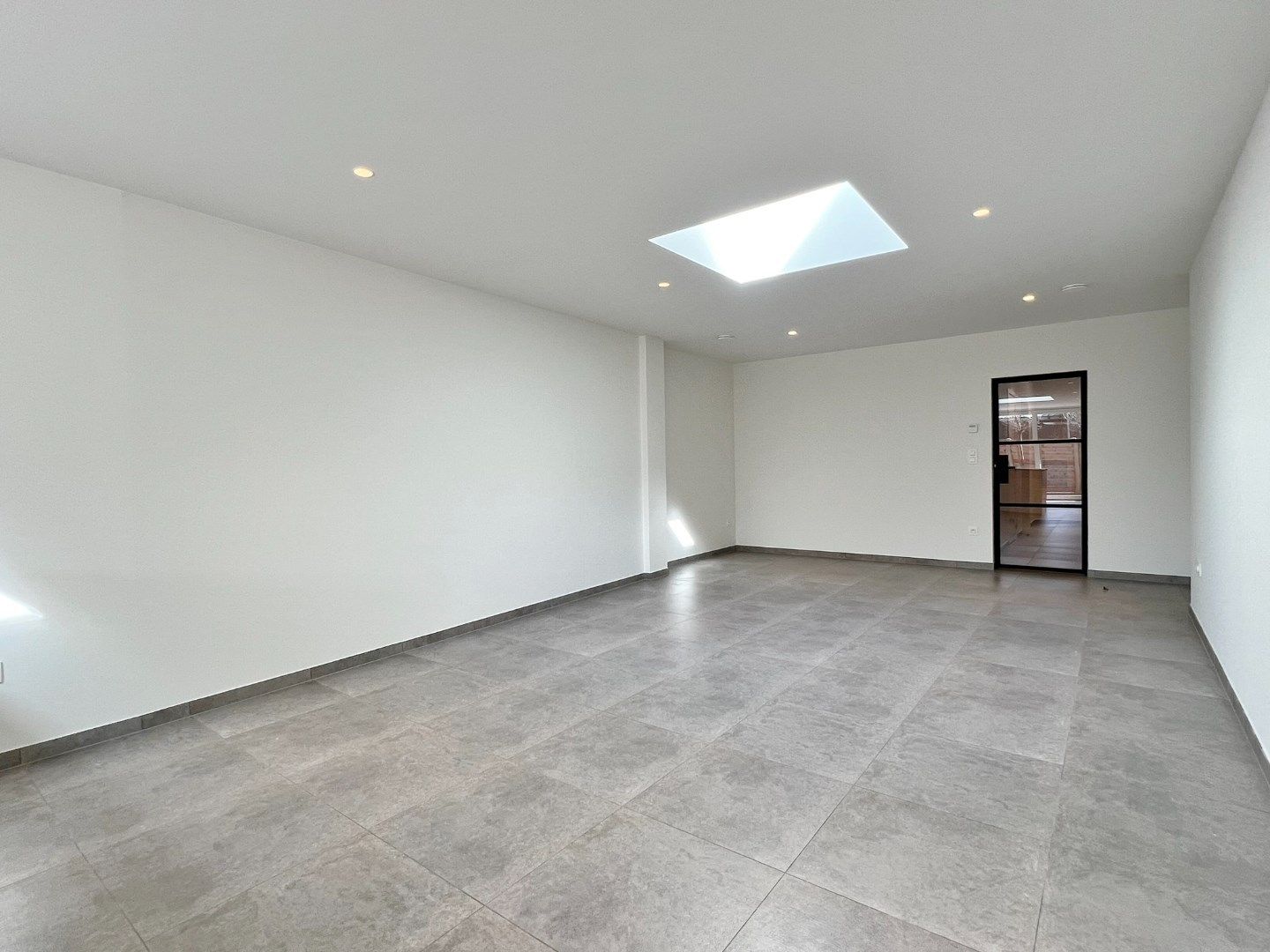 Gerenoveerde rijwoning met 3slaapkamers en zonnige koer.  foto 5