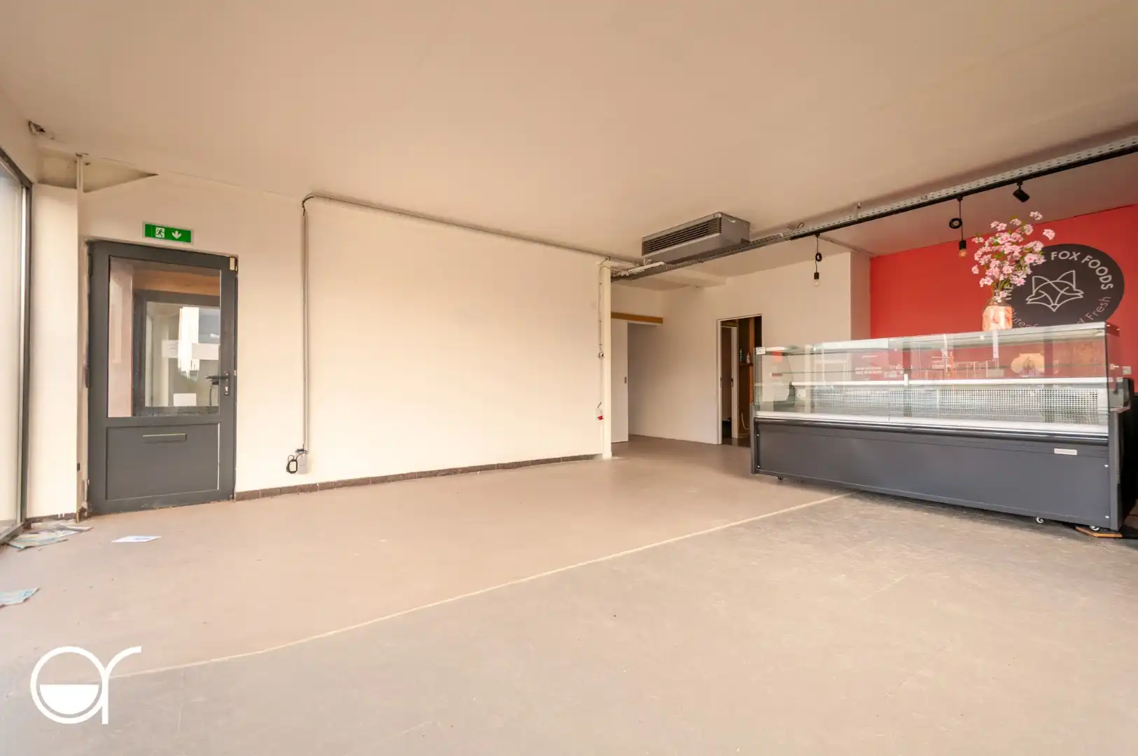 Handelsgelijkvloers op drukke locatie foto 11