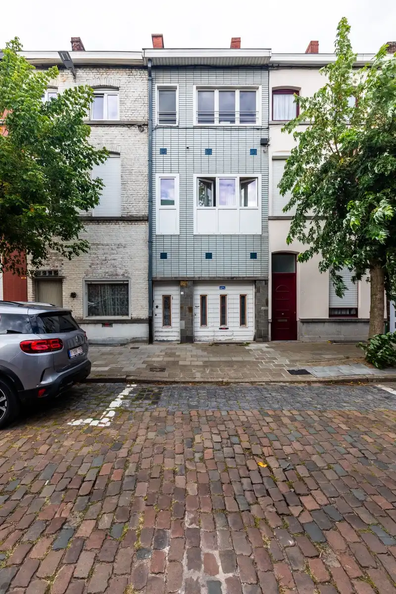 Hoofdfoto van de publicatie: Te renoveren woning met 4 slaapkamers, tuinterras en kleine garage (elektriciteit goedgekeurd...).