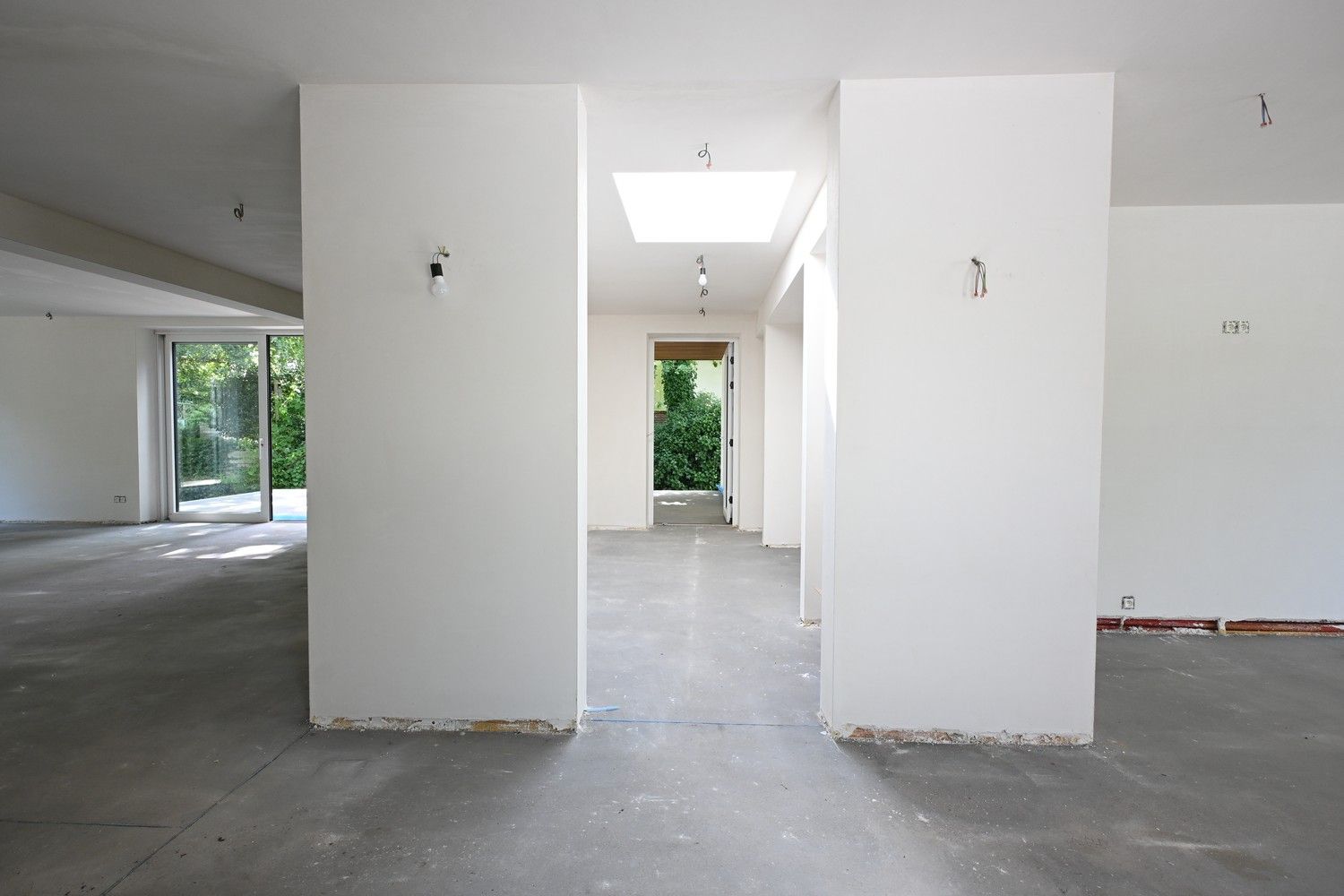 Exclusieve villa met zwembad en topafwerking op 16a50ca in Maasmechelen foto 9