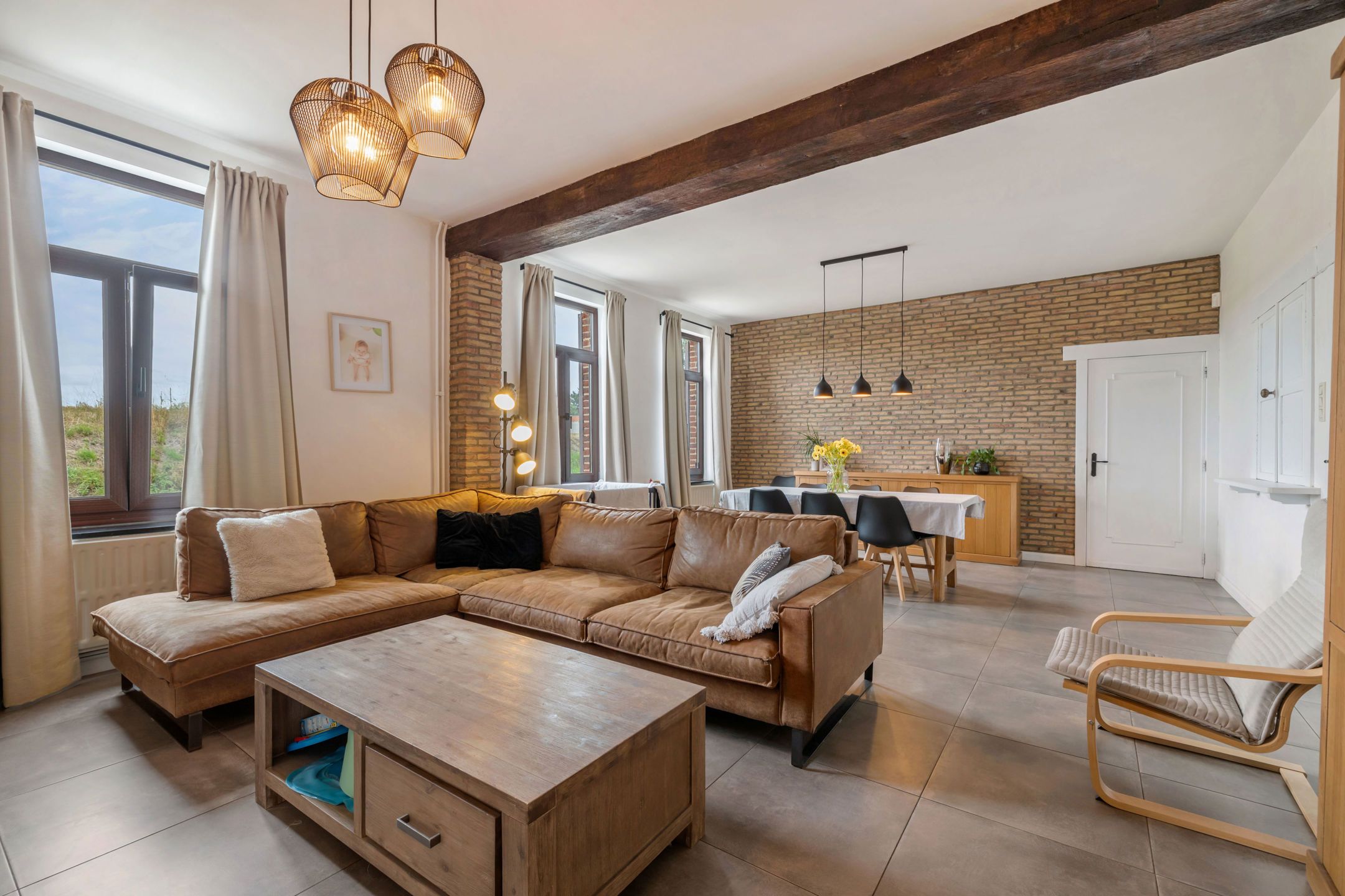 Gezellige woning met garage en tuin foto 2