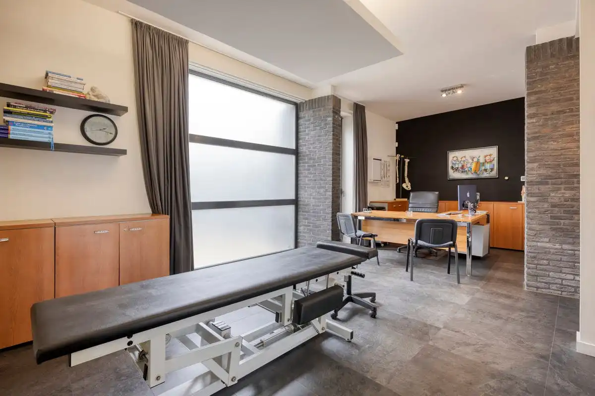 Karaktervolle viergevel woning op 24 are in Grimbergen – wonen en werken op toplocatie foto 46