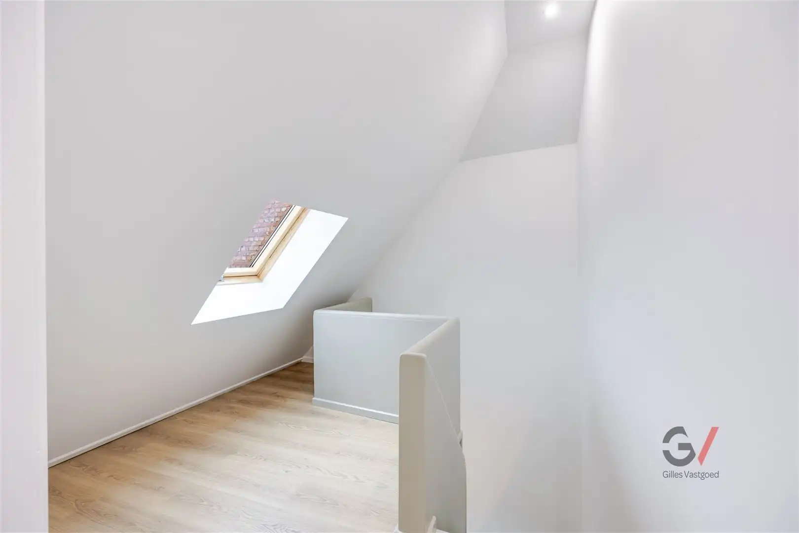 Gerenoveerde woning foto 23