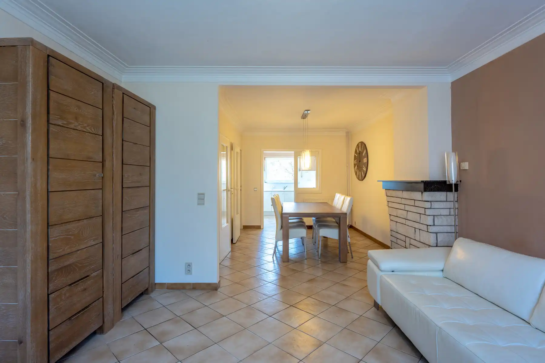 Te renoveren woning in het centrum met garage en terras! foto 2