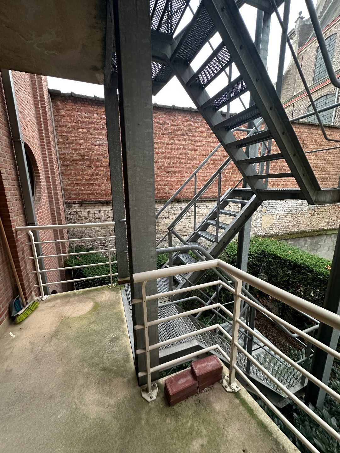 Appartement met staanplaats nabij Gravensteen! foto 7