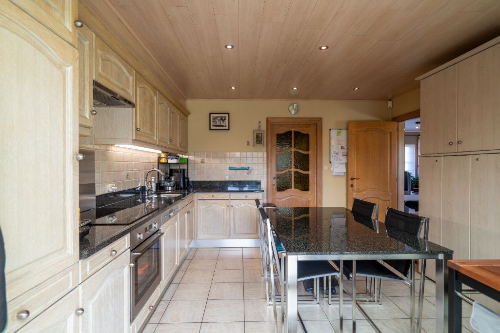 Charmante halfopen woning te Roeselare foto 13