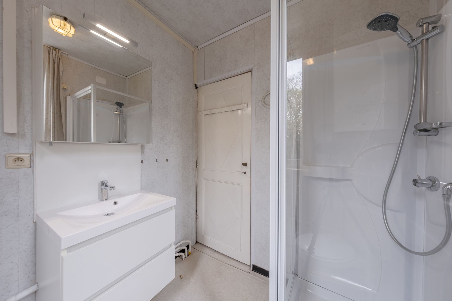Instapklare woning met aangename tuin foto 9