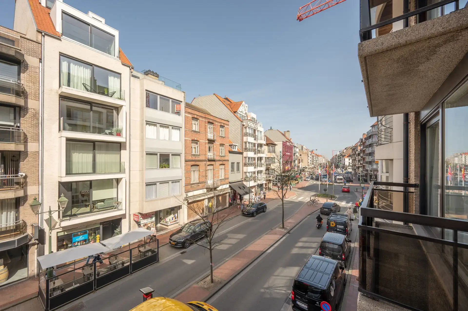 Ongemeubeld: vernieuwde studio op de Lippenslaan! foto 8