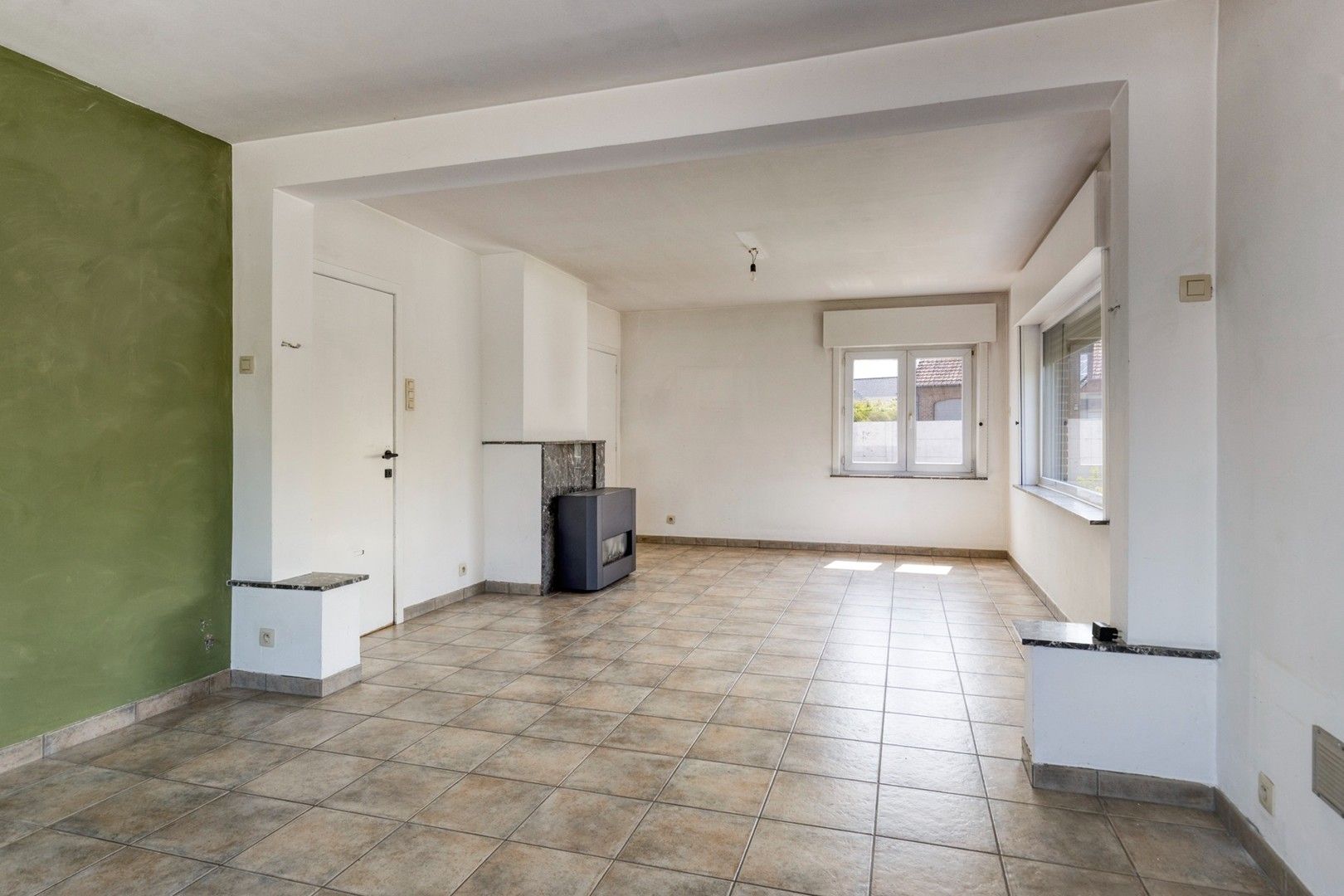 Charmante alleenstaande woning met tuin en achterliggende garage foto 3