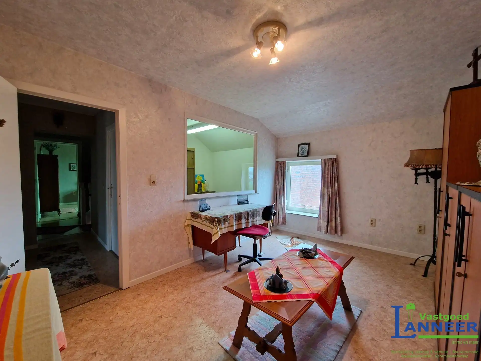 Woning met grote garage, 4 slpkmrs en diverse bijgebouwen foto 18