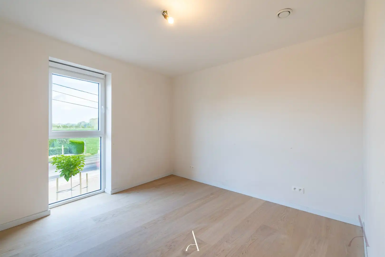 Te huur - Recent en energiezuinig 2-slaapkamerappartement met ondergrondse autostandplaats foto 8