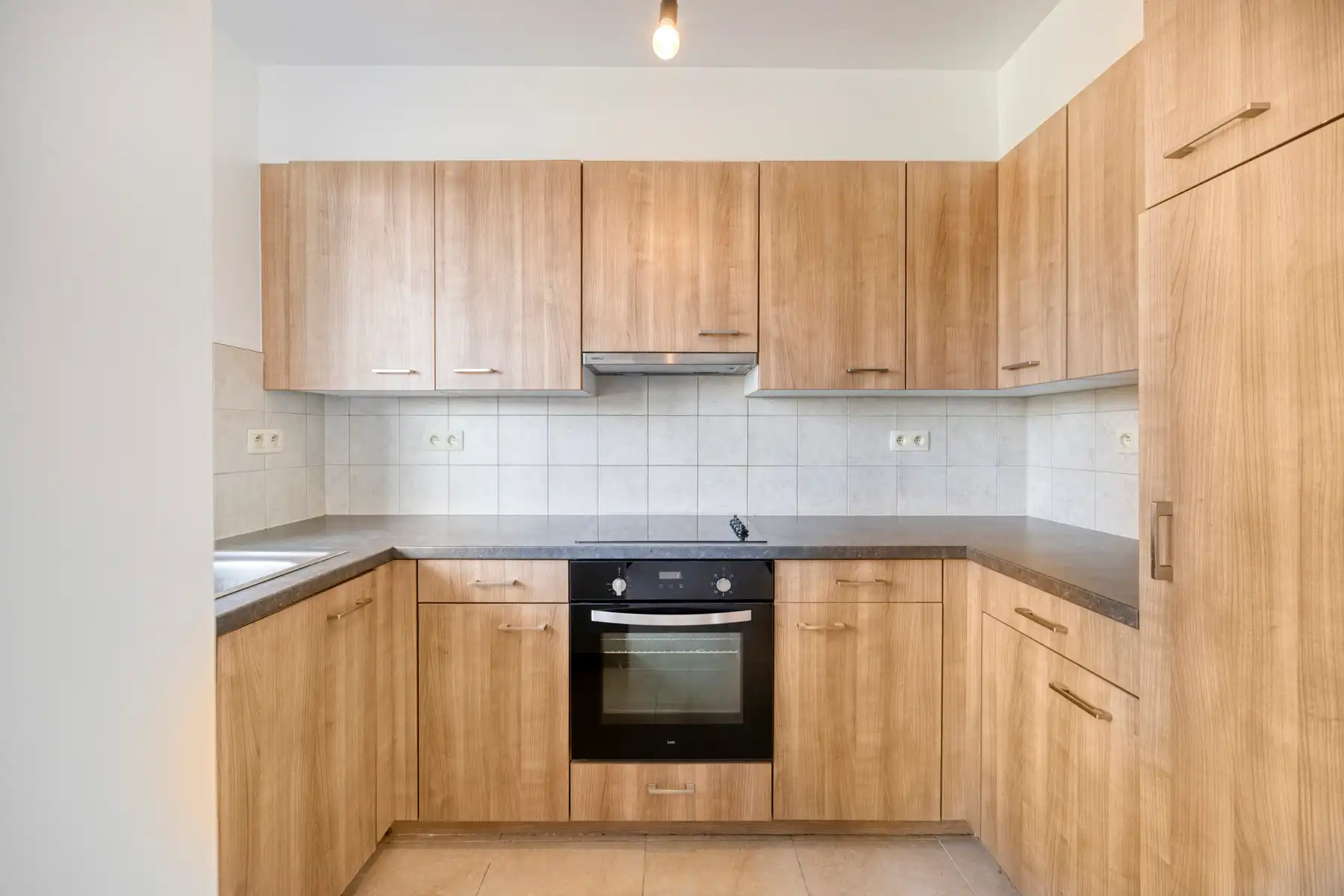 Gelijkvloers appartement met 2 slaapkamers, 2 garages, EPC B foto 4