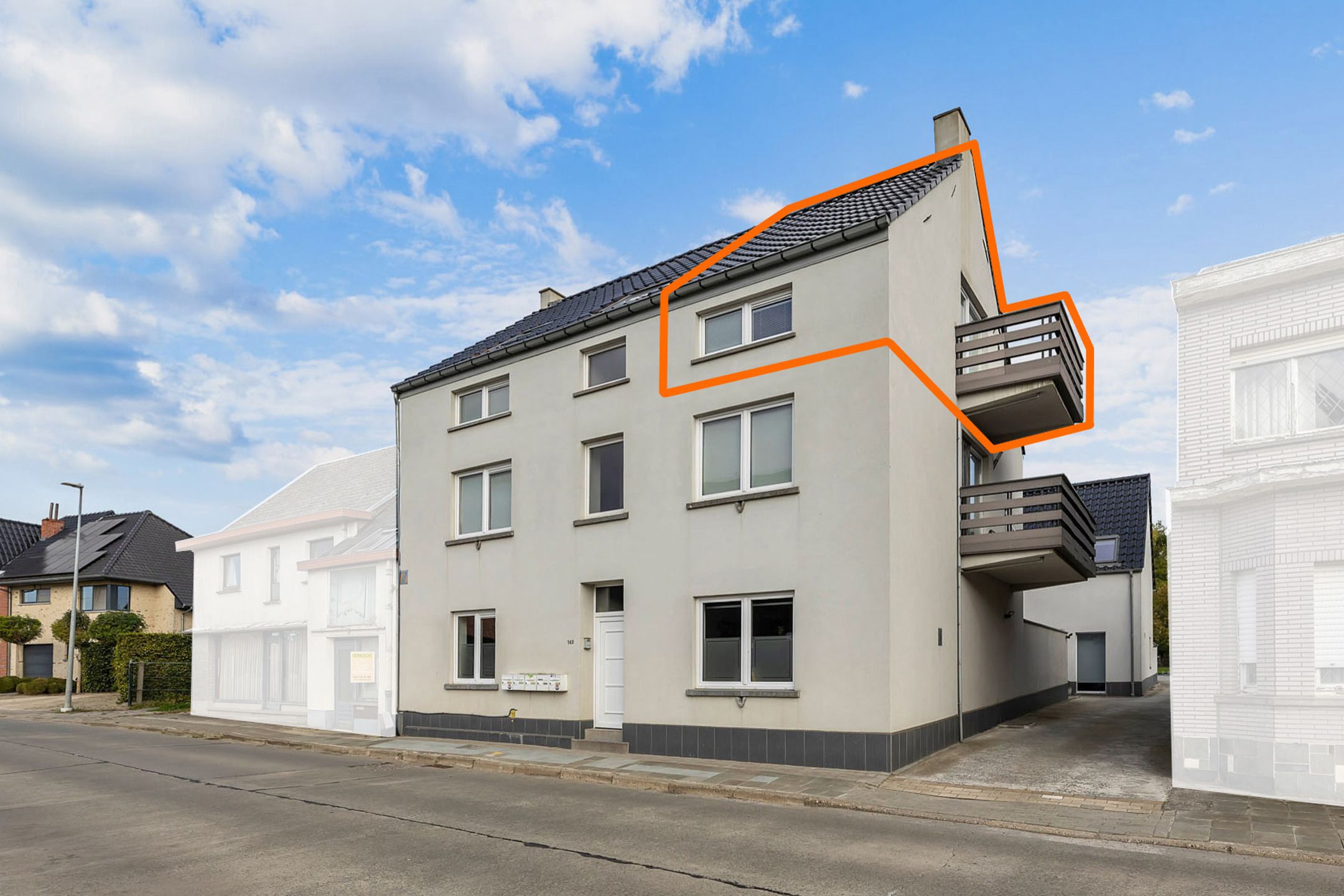 Dakappartement met terras en 2 autostaanplaatsen foto {{pictureIndex}}