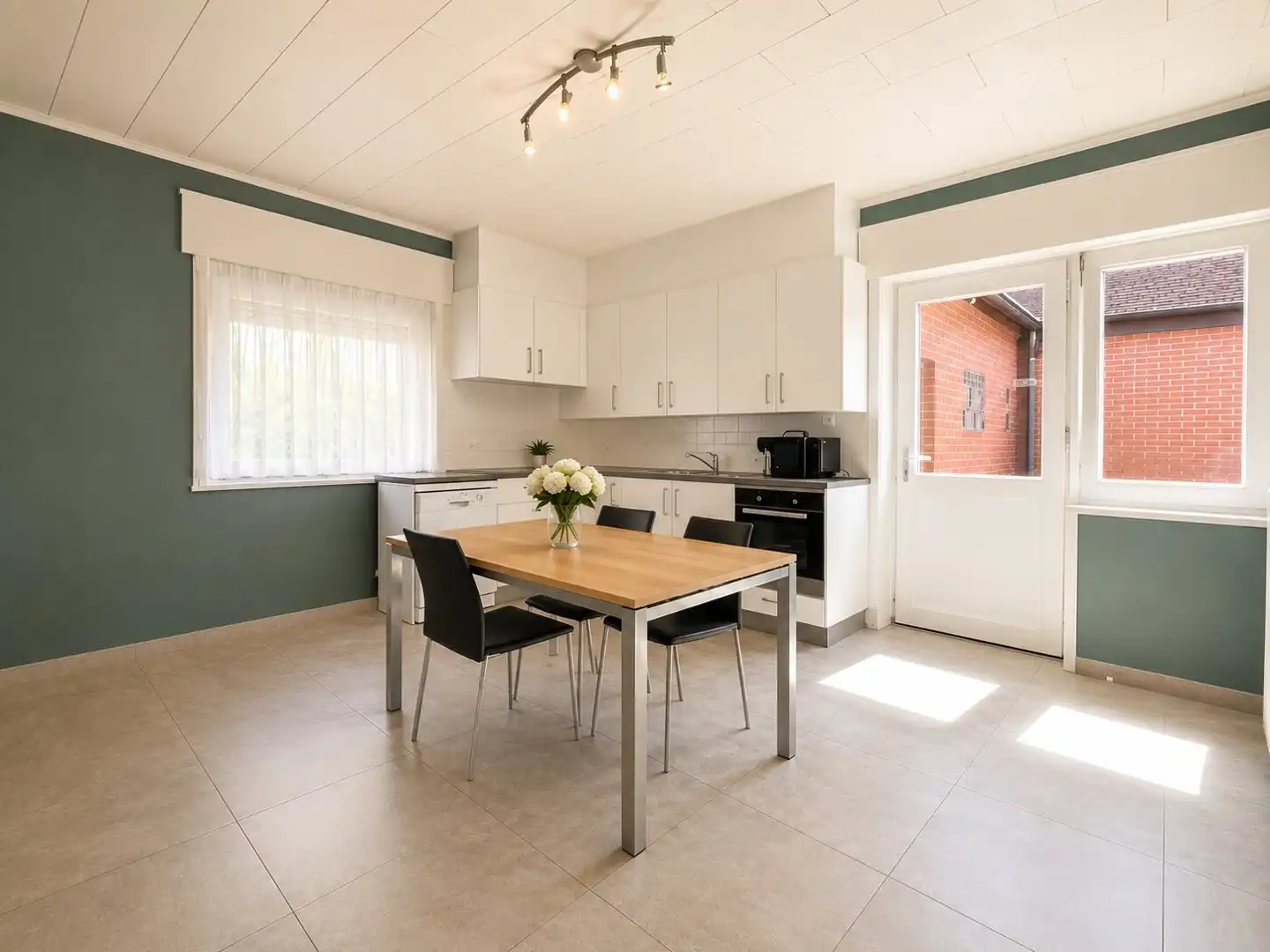 Beselare – Ruime gezinswoning met 4 slaapkamers en garage foto 11
