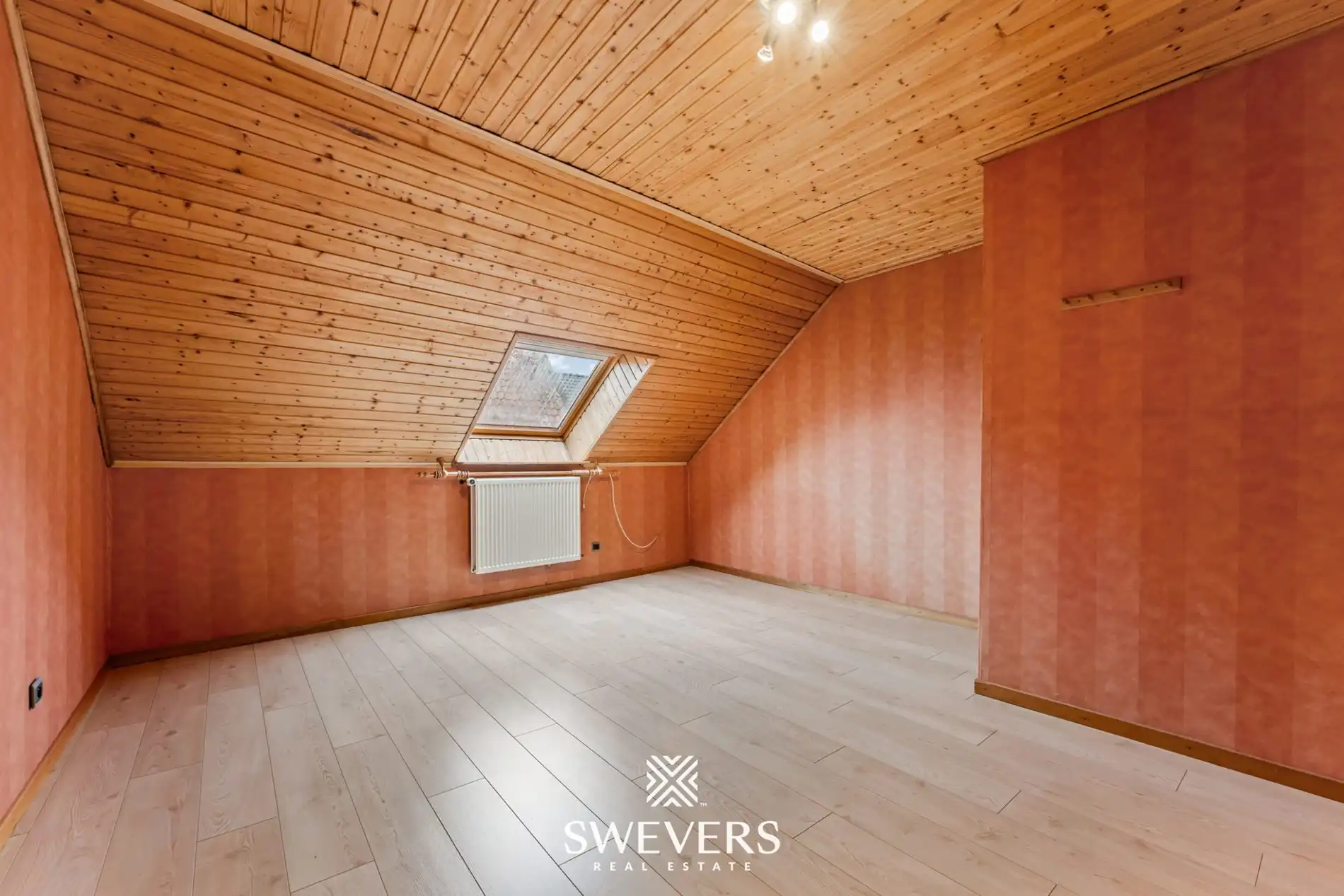 Instapklaar handelspand met woonst en tuin in Herk-de-Stad foto 18