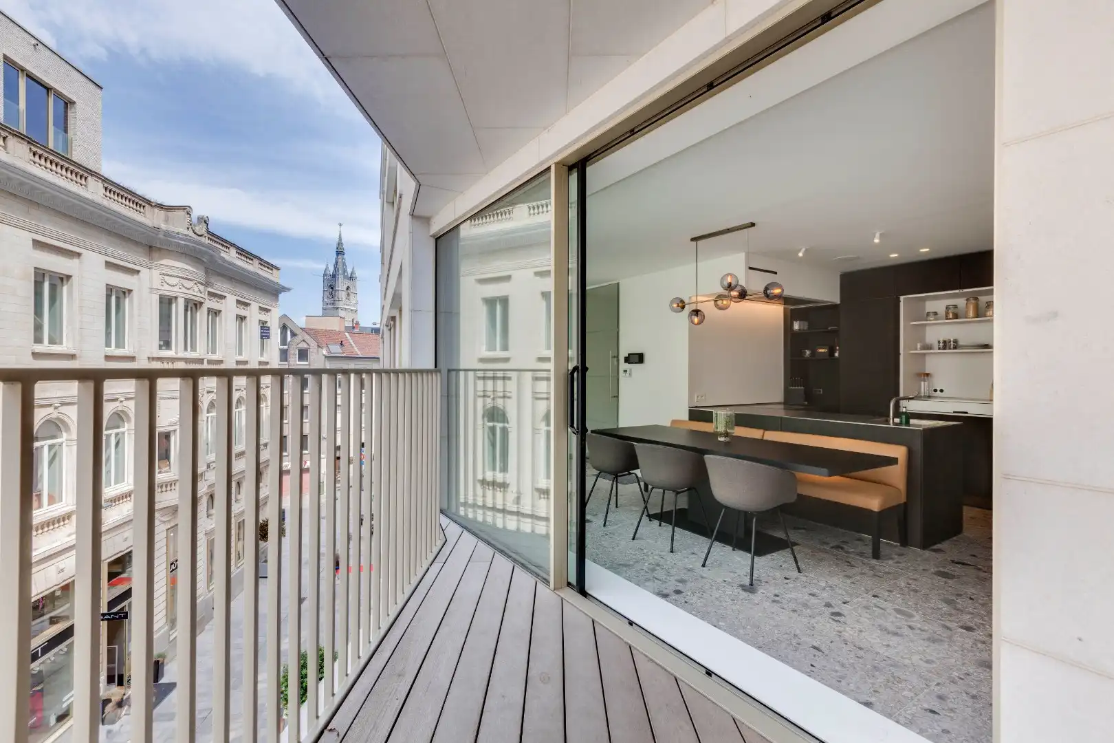 Gemeubeld en luxueus appartement  met parking te Kouterdreef  foto 12