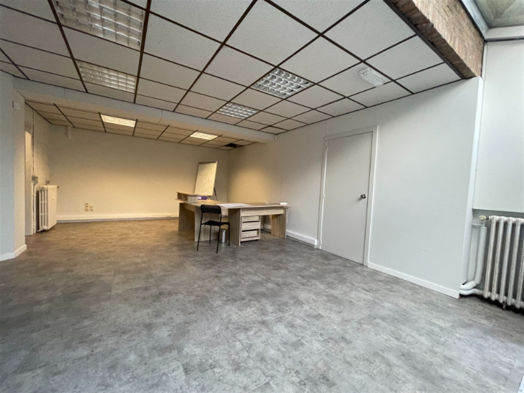 Kantoorruimte te huur met een oppervlakte van 300m2 foto 18