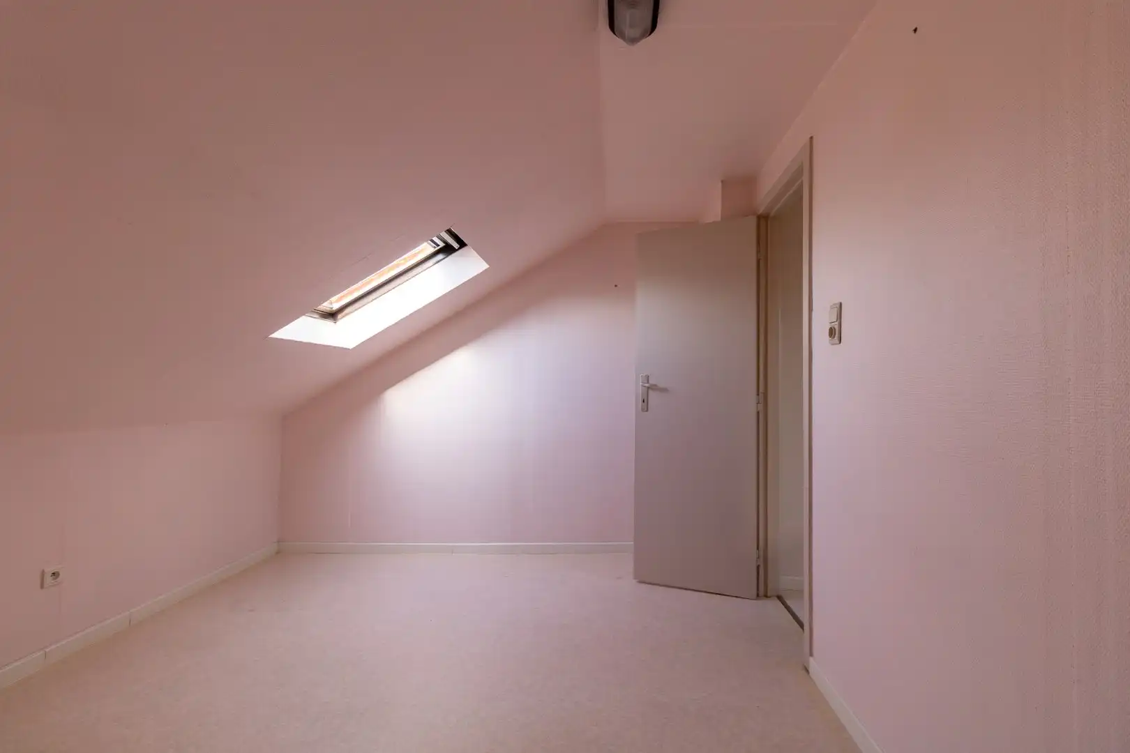 Woning met 3 slaapkamers in rustige wijk te Keiem foto 11