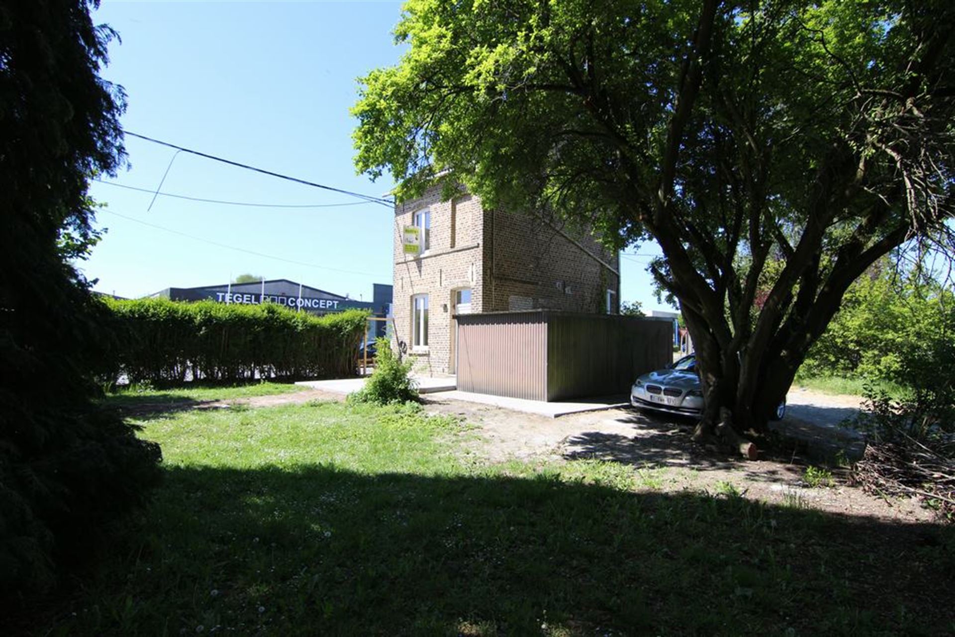 Volledig gerenoveerde woning met tuin foto 20